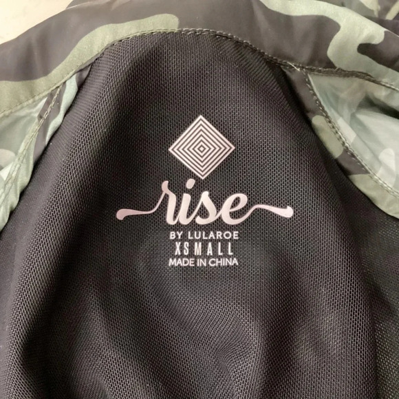 LulaRoe Rise Camouflage Jacket Size XS - Picture 8 of 10